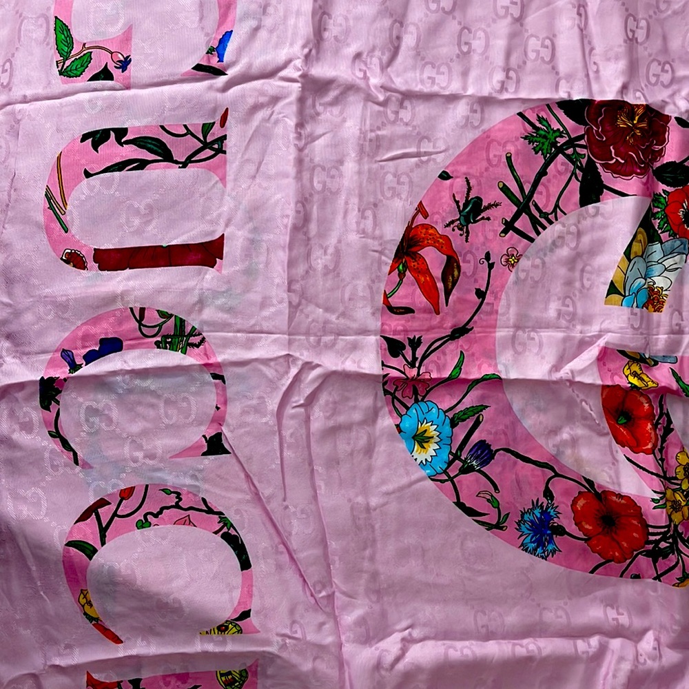 COPY - Pink Gucci scarf